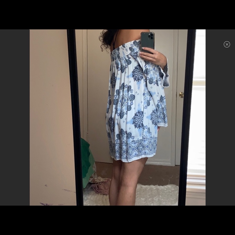 Flowy off the shoulder dress - Picture 2 of 4